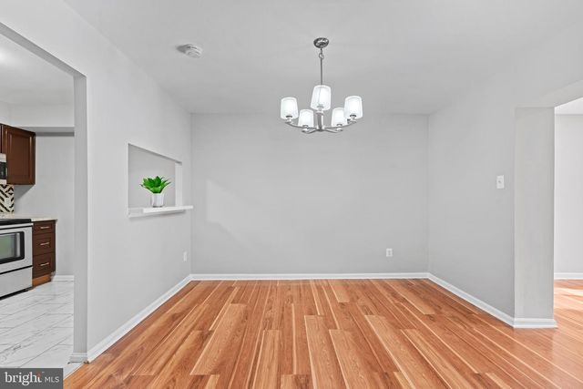 6155 EDSALL RD. RD #B, Alexandria, VA 22304