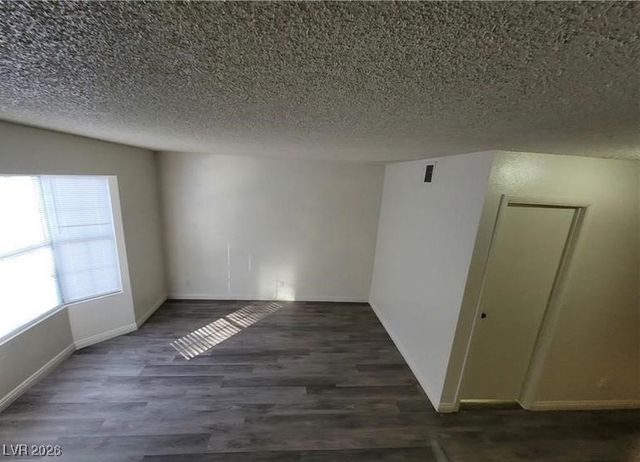 854 Stainglass Lane, Las Vegas, NV 89110