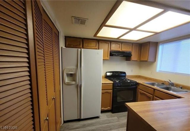 854 Stainglass Lane, Las Vegas, NV 89110