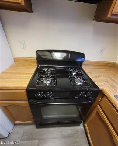 854 Stainglass Lane, Las Vegas, NV 89110