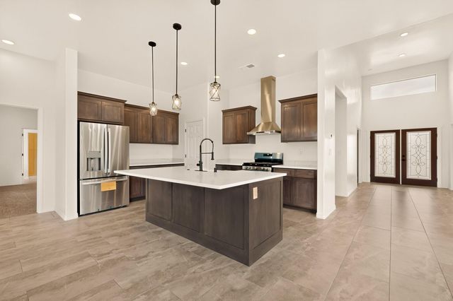 335 Manuel Sanchez Place SW, Albuquerque, NM 87105