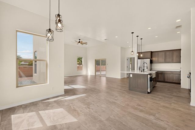 335 Manuel Sanchez Place SW, Albuquerque, NM 87105