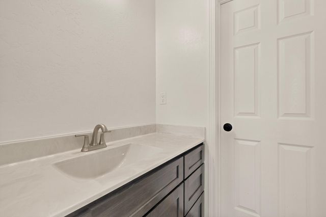 335 Manuel Sanchez Place SW, Albuquerque, NM 87105