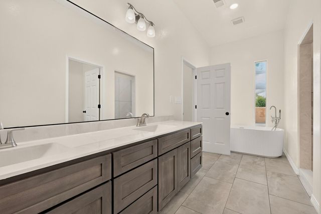 335 Manuel Sanchez Place SW, Albuquerque, NM 87105