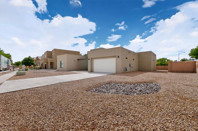 335 Manuel Sanchez Place SW, Albuquerque, NM 87105