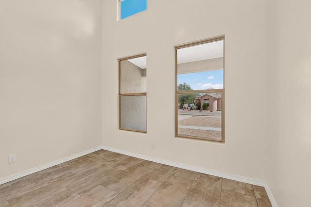 335 Manuel Sanchez Place SW, Albuquerque, NM 87105