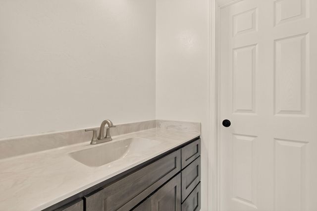335 Manuel Sanchez Place SW, Albuquerque, NM 87105