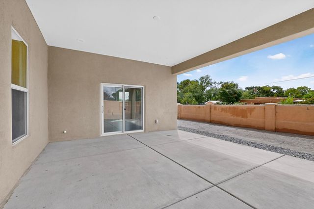 335 Manuel Sanchez Place SW, Albuquerque, NM 87105