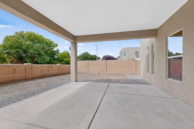 335 Manuel Sanchez Place SW, Albuquerque, NM 87105
