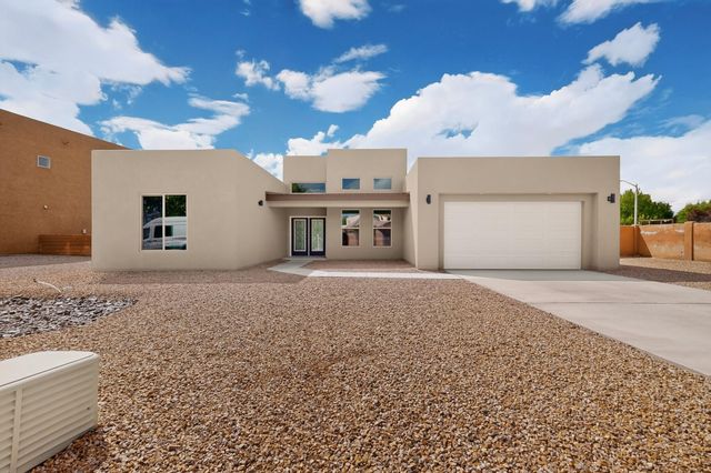 335 Manuel Sanchez Place SW, Albuquerque, NM 87105