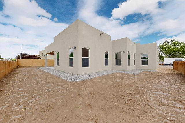 335 Manuel Sanchez Place SW, Albuquerque, NM 87105