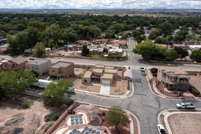 335 Manuel Sanchez Place SW, Albuquerque, NM 87105