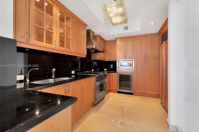 17875 Collins Avenue 905, Sunny Isles Beach, FL 33160