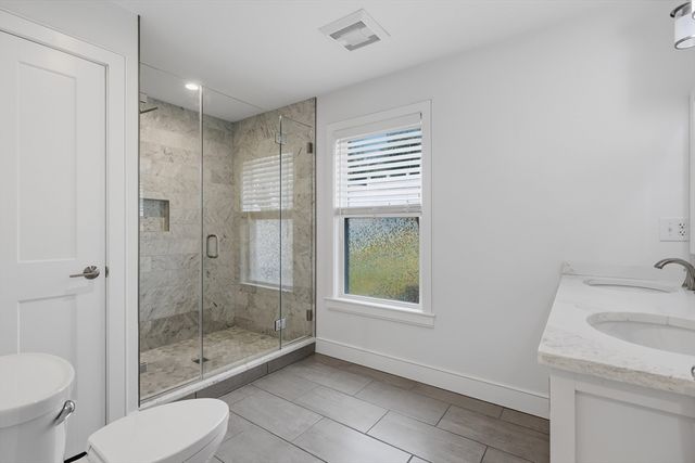 11 Ricker Ter 1, Newton, MA 02458