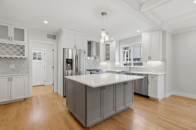 11 Ricker Ter 1, Newton, MA 02458