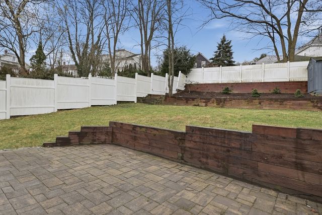 11 Ricker Ter 1, Newton, MA 02458