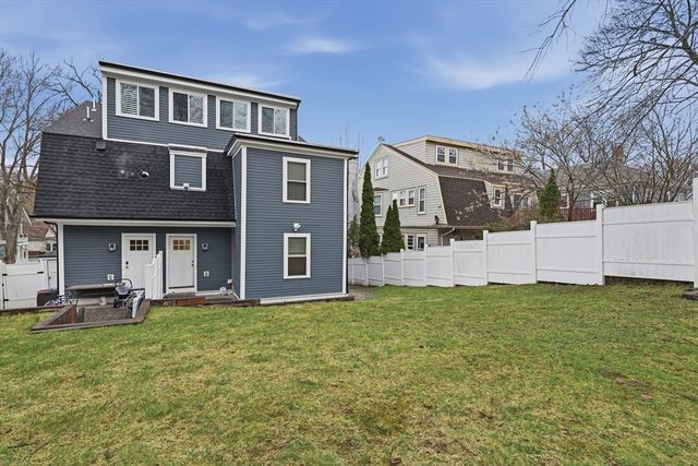 11 Ricker Ter 1, Newton, MA 02458