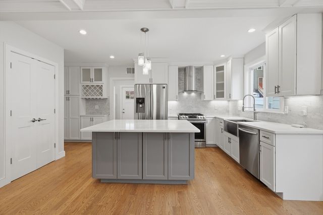 11 Ricker Ter 1, Newton, MA 02458