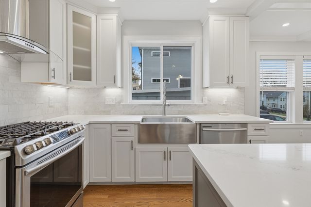 11 Ricker Ter 1, Newton, MA 02458