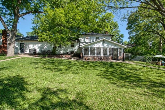 9315 Hardy Drive, Overland Park, KS 66212