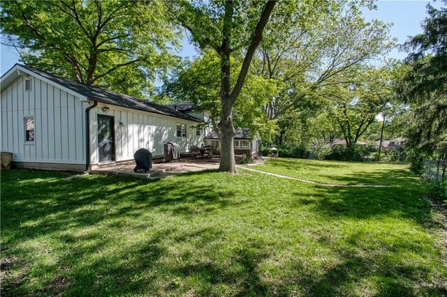9315 Hardy Drive, Overland Park, KS 66212