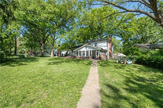 9315 Hardy Drive, Overland Park, KS 66212
