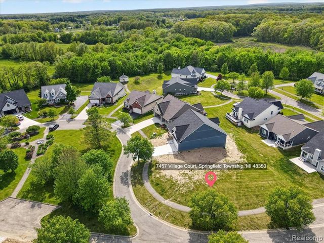 7457 Village Court, Davisburg, MI 48350