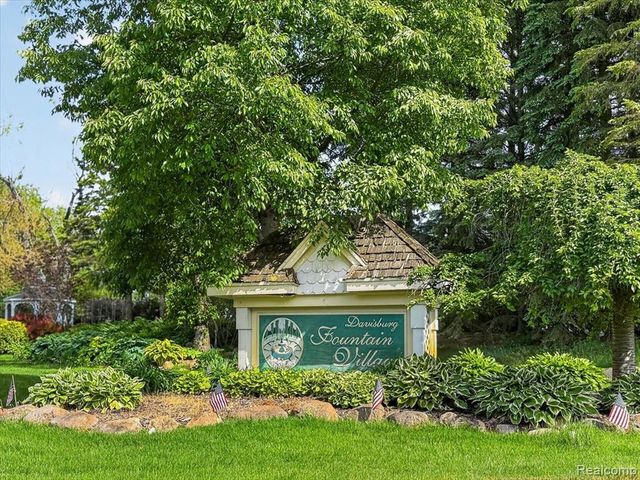 7457 Village Court, Davisburg, MI 48350