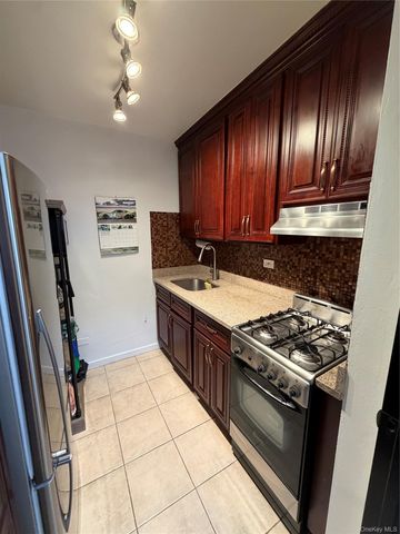 86-10 151 Avenue 6N, Howard Beach, NY 11414
