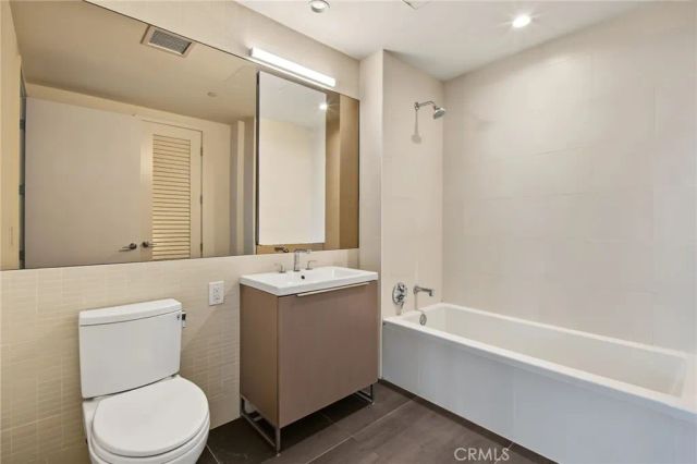 889 Francisco Street 2910, Los Angeles, CA 90017