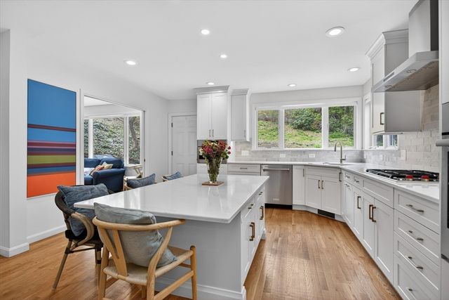 76 Goodnough Rd, Brookline, MA 02467