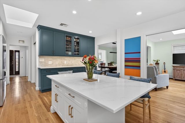 76 Goodnough Rd, Brookline, MA 02467