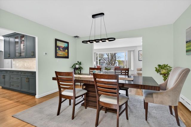 76 Goodnough Rd, Brookline, MA 02467