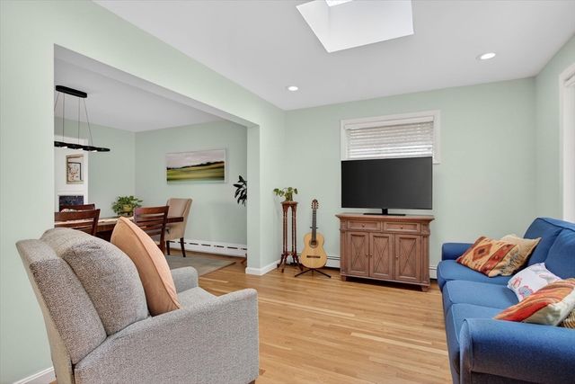 76 Goodnough Rd, Brookline, MA 02467