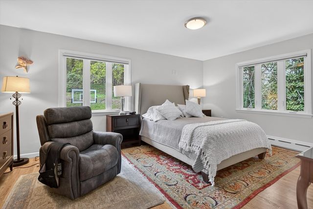 76 Goodnough Rd, Brookline, MA 02467