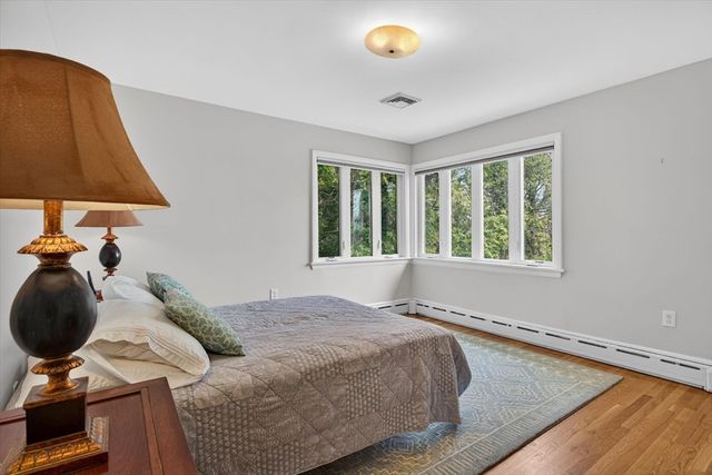 76 Goodnough Rd, Brookline, MA 02467