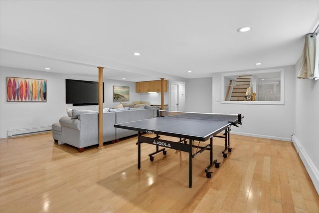 76 Goodnough Rd, Brookline, MA 02467