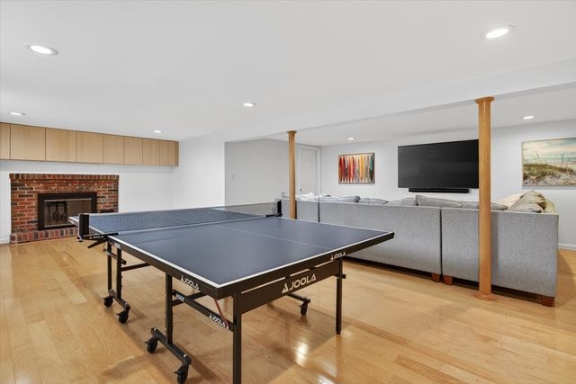 76 Goodnough Rd, Brookline, MA 02467