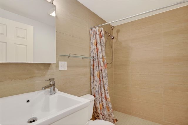 76 Goodnough Rd, Brookline, MA 02467