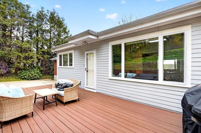 76 Goodnough Rd, Brookline, MA 02467