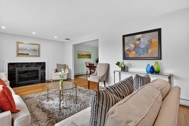76 Goodnough Rd, Brookline, MA 02467