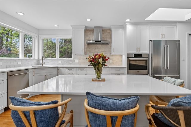76 Goodnough Rd, Brookline, MA 02467