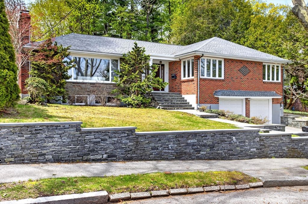 76 Goodnough Rd, Brookline, MA 02467
