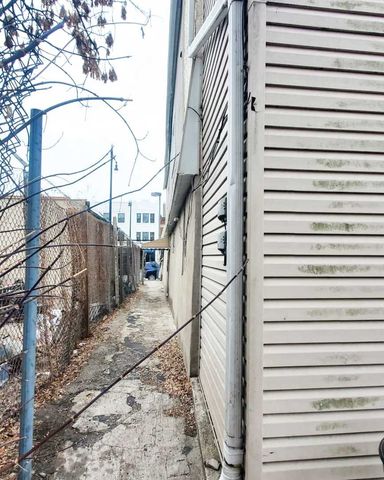 3428 W North Avenue, Chicago, IL 60647