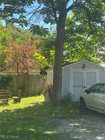 3015 Saratoga Avenue, Cleveland, OH 44109