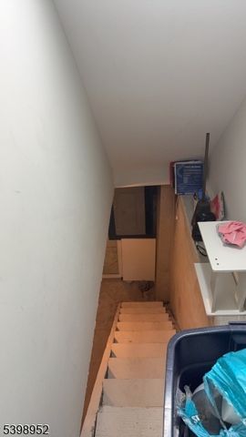 14 Cross St, Dover Town, NJ 07801