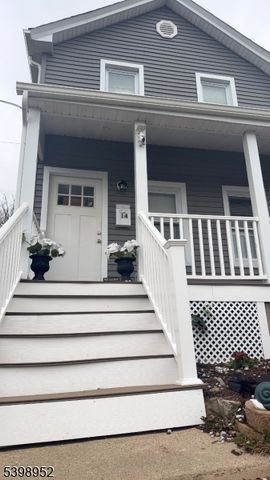 14 Cross St, Dover Town, NJ 07801