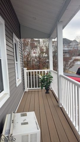 14 Cross St, Dover Town, NJ 07801