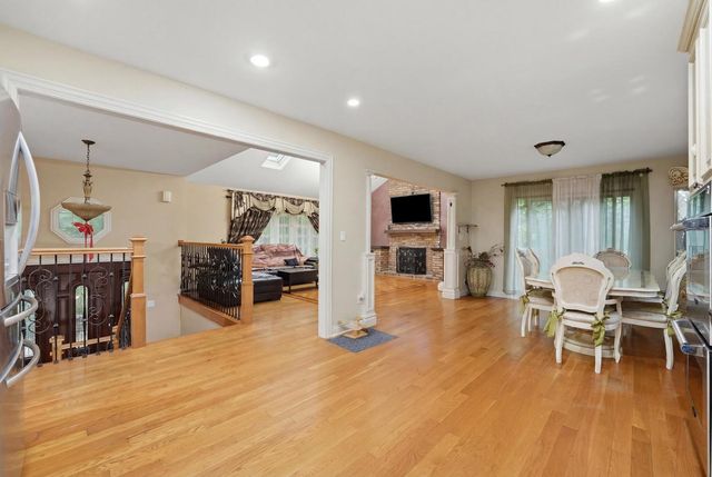 21 Sequoia Road, Hawthorn Woods, IL 60047