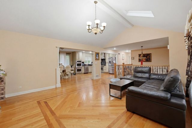 21 Sequoia Road, Hawthorn Woods, IL 60047